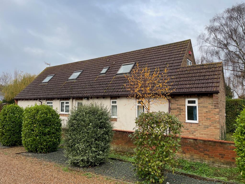 Lot: 138 - DETACHED FOUR-BEDROOM CHALET BUNGALOW - 